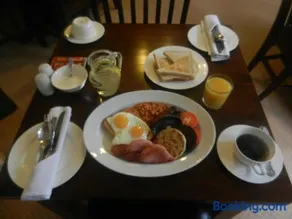 Balmoral Guest House - Image 2