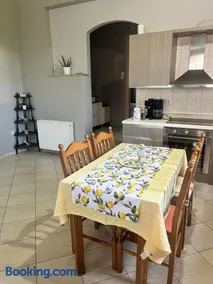 Kampos Apartment - Image 4