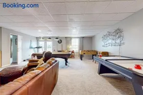 Serene Lakefront Home Dock Game room Fire Pit - Image 4