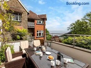 The Lynhurst, superb holiday home by the Exmoor coast in Lynton - Image 2