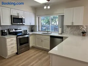 Airbnb rental - Image 5
