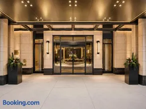 Regis Suites - Downtown Toronto - Image 1