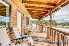 Mountain Top Getaway - Image 2