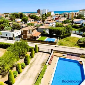 TheHavenEscape Penthouse Pool & Sea View near Barcelona - Image 4