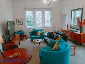 Spacious 2 bedroom apartment - Image 1