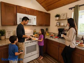 Family Friendly Oasis- Firepit-Puzzles-Breakfast - Image 3