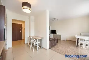 Metro Kondratowicza Spacious Apartment by BookingHost - Image 3