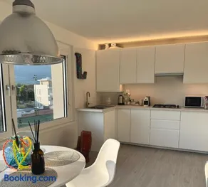 L4K3 Luxury Apartment - Lake View, Free Pool, Balcony, 50 m to Lake & Historic Center, 90 m2 - Image 4