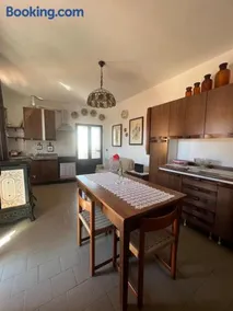Gloria's house - Image 1