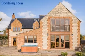 5 Bed in Langport oc-h33495 - Image 2