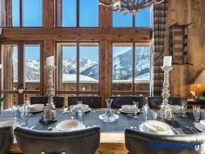 Superbe chalet avec 5 chambres, jacuzzi et services de luxe, à 300m des pistes à Courchevel Village - Image 1