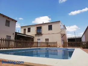 Casa Rural la Quinteria de Sancho piscina para tres apartamentos - Image 2