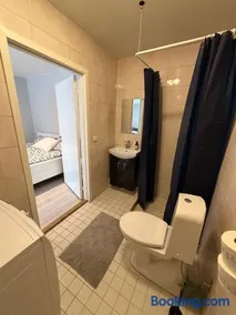 Newly furnished first floor apartment close to beach - Image 4