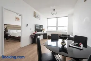 Hawthorns Apartments - Image 3