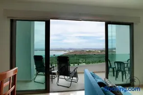 Spacious Apartment with Private Balcony & Ocean View - Brujas - Image 3