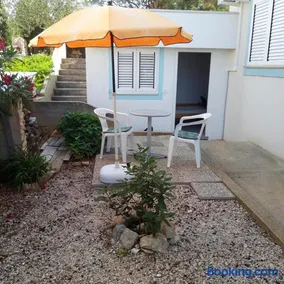 Apartment Lib - Image 1