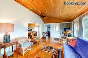 Bayfront house on Port Clyde Harbor with views, hot tub, beach access - Image 3