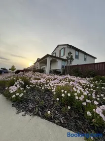 #stayRioVista -Country Club House with Hot Tub-Sauna-Firepit-Garden-Games - Image 1