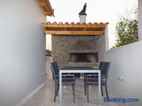 Beautiful House, Salamina - Image 3