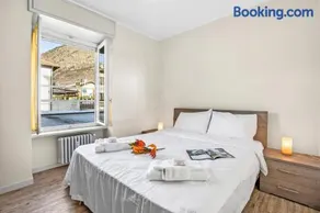 Francis Home with Balcony and Parking - Happy Rentals - Image 3