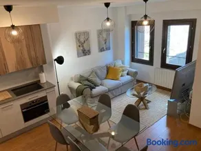 CASA CON JARDIN EN HECHO - Image 1