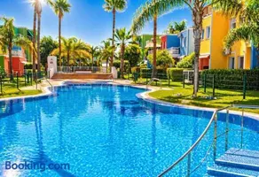 Apartamento Acuarela con piscina y terraza a 1 min de la playa Les Deveses - Image 4