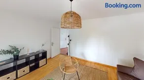 Charming 3 Bedroom Retreat - Image 2