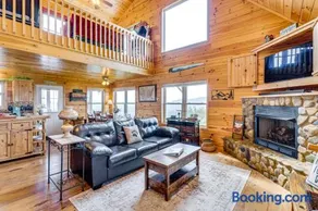 Mtn-View Cabin: Deck & Pets Welcome in Murphy - Image 3