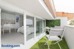 Buhardilla con terraza acogedora - Image 1