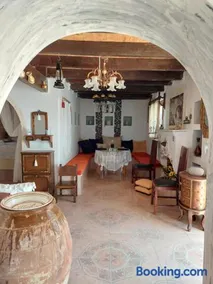 Lakena Traditional House - Image 2