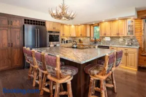 Outdoor Dining and Firepit, Pet Friendly, Breathtaking Views, High End Cabin - Image 4