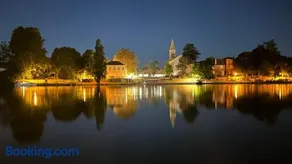 Villa la Rive, River Villa - Image 3