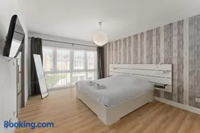 Ruime woning 10p met zonnige tuin & nabij strand - Image 5
