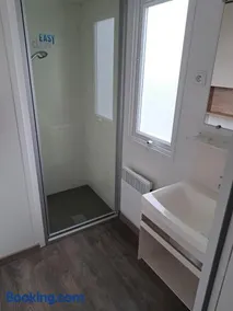 Mobil-home 2 ch - 4-6 pers - Terrasse & WiFi - Domaine de Kerlann - Image 2