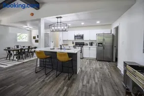Gorgeous Renovated Home With Large & Private Lot - Image 2