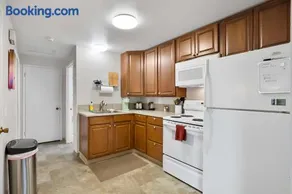 Quiet cozy centrally located furnished apt #2 - Image 2
