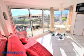 Nice apartment last floor with terrace and clear view on the sea - Image 4