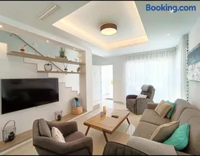 R-22 Exclusive Holiday House - Image 5