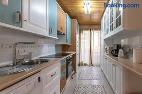 Ganburu apartment by People Rentals - Image 2