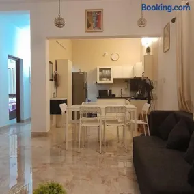 Pearl Homestay - Image 1