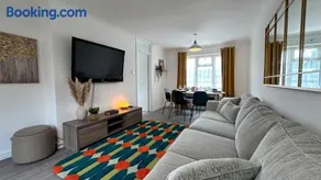 Coolfin House - 3 bed Near Excel & Custom House St - Image 2