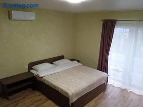 Yellow apartments - Image 2