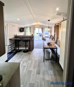 Sylvia's Sunrise Caravan Skegness Southview - Image 4