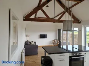 The Stables and Granary at Shawbroom Farm - Image 4