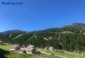 Chaleureux 3 pièces 50m² plein sud avec grande terrasse au pied des pistes à Isola 2000 - Image 2