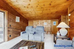 Spacious Mountain Retreat - Image 3