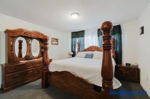 Little red house - Image 4