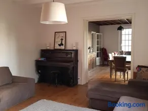 Villa Colin, la tête dans les bois, à deux pas de la mer, classée 4 étoiles - Image 2