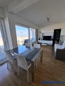 North Sea View studio with parking - Image 1