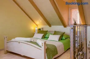 Royal Apartment Varos - Image 3